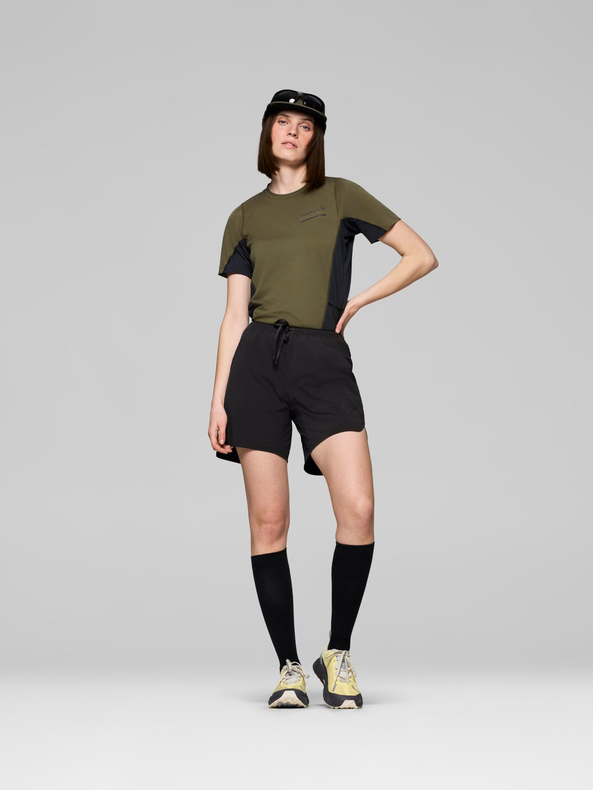 Norrøna Senja Flex1 8" Shorts (Women's) - Caviar - Black