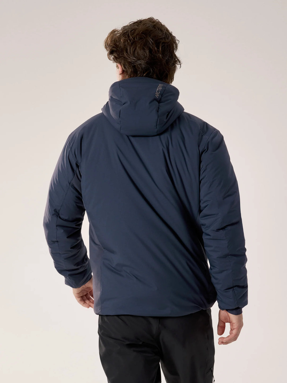 Arc'teryx Atom SV Hoody (Men's) - Black Sapphire