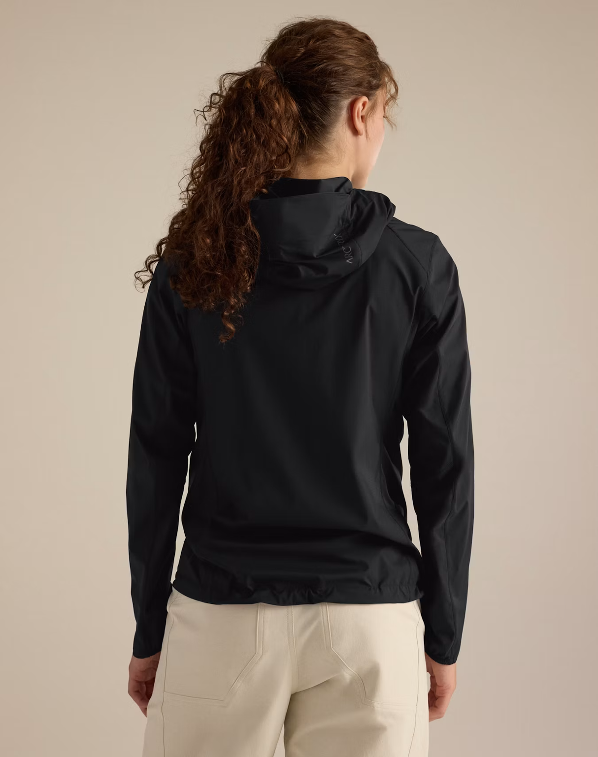 - Arc'teryx Squamish Hoody (Women's) - Black