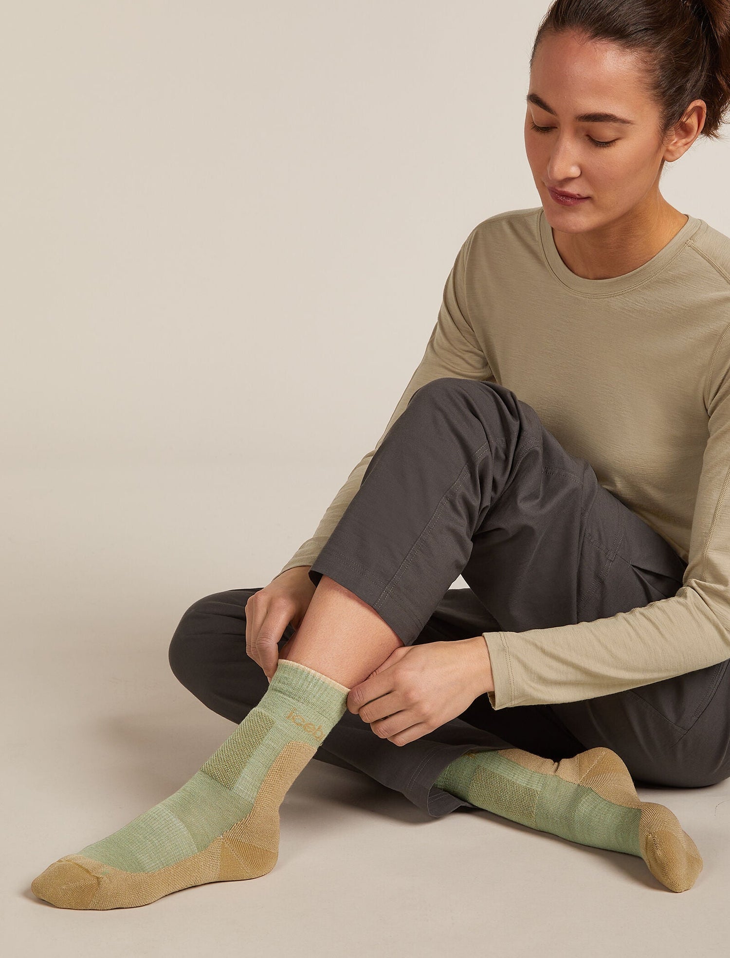Icebreaker Merino Hike+ Medium Crew Socks (Women's) Icebreaker