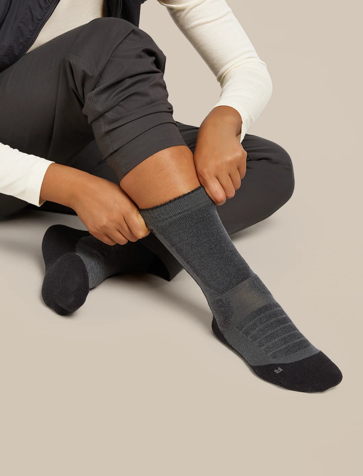 Icebreaker Merino Hike+ Heavy Crew Socks (Women's) - Obsidian/Black