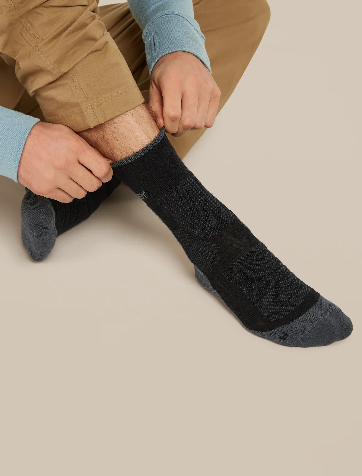 - Icebreaker Merino Hike+ Heavy Crew Socks (Men's) - Black/Obsidian