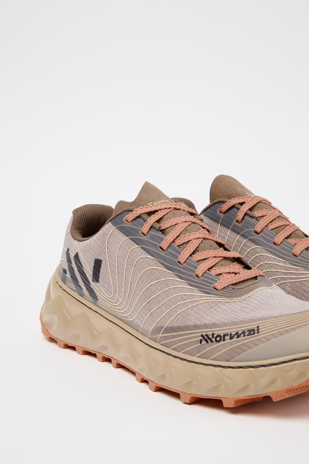 Brown and beige running shoe with 'Mizuki' branding on a white background - NNormal Tomir 2.0 Shoes Brown (Unisex) - Brown
