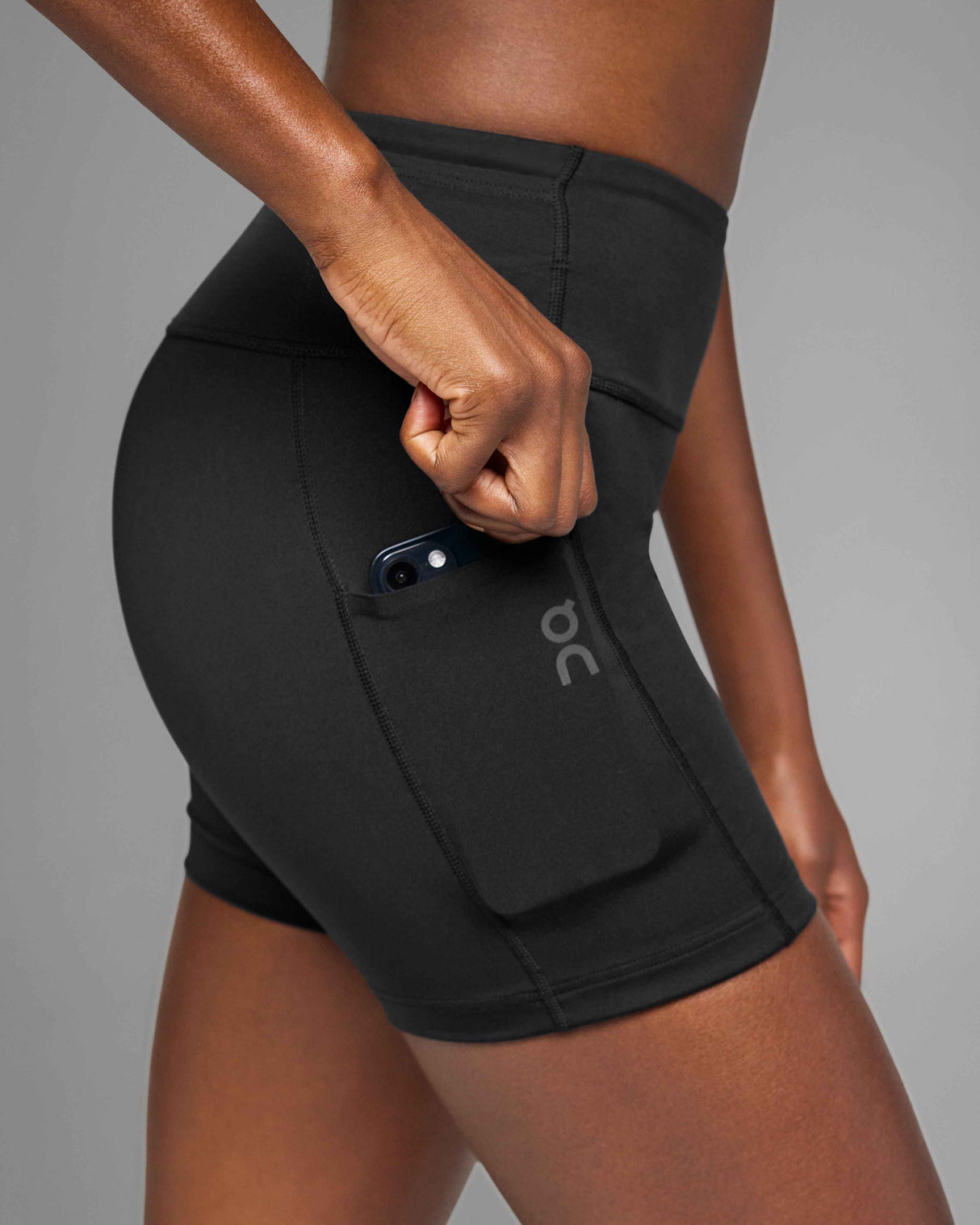 On Performance Tights Short (Women's) - Black 1WE10770553