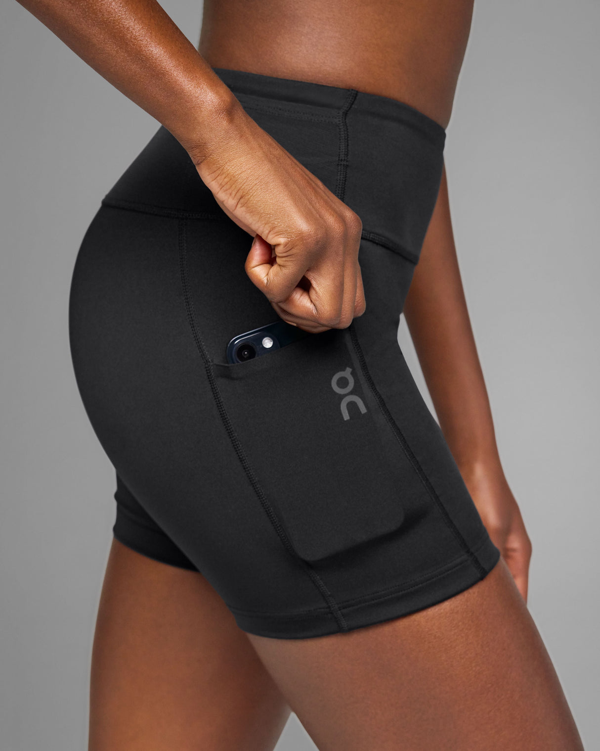 On Performance Tights Short (Women's) - Black 1WE10770553