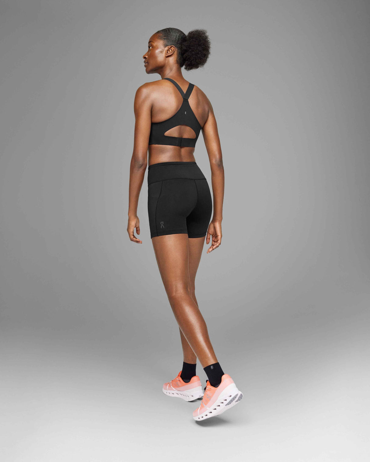 On Performance Tights Short (Women's) - Black 1WE10770553