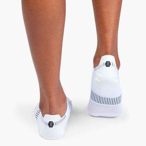 On Ultralight Low Socks (Women's) - White Black