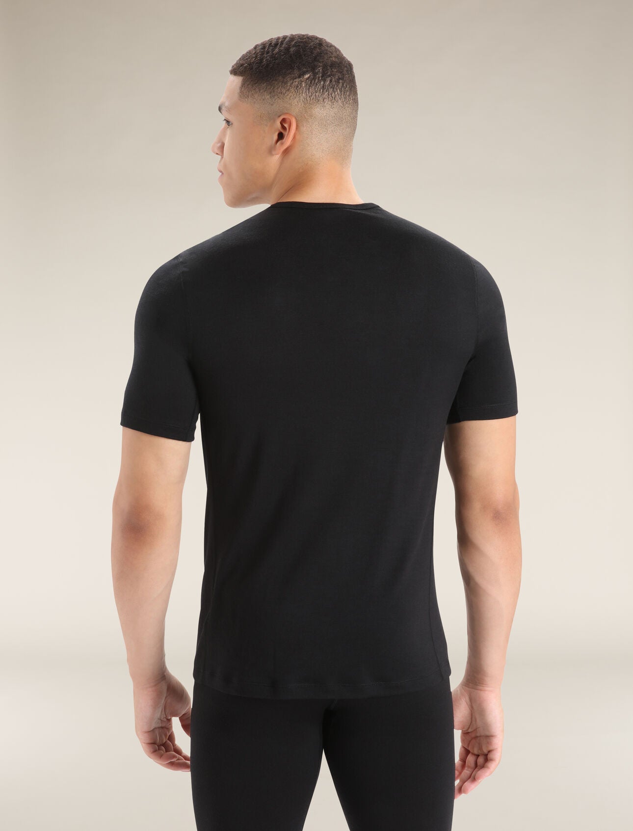 Icebreaker Merino 200 Oasis SS Crew Neck (Men's) - Black - Find Your Feet Australia Hobart Launceston Tasmania