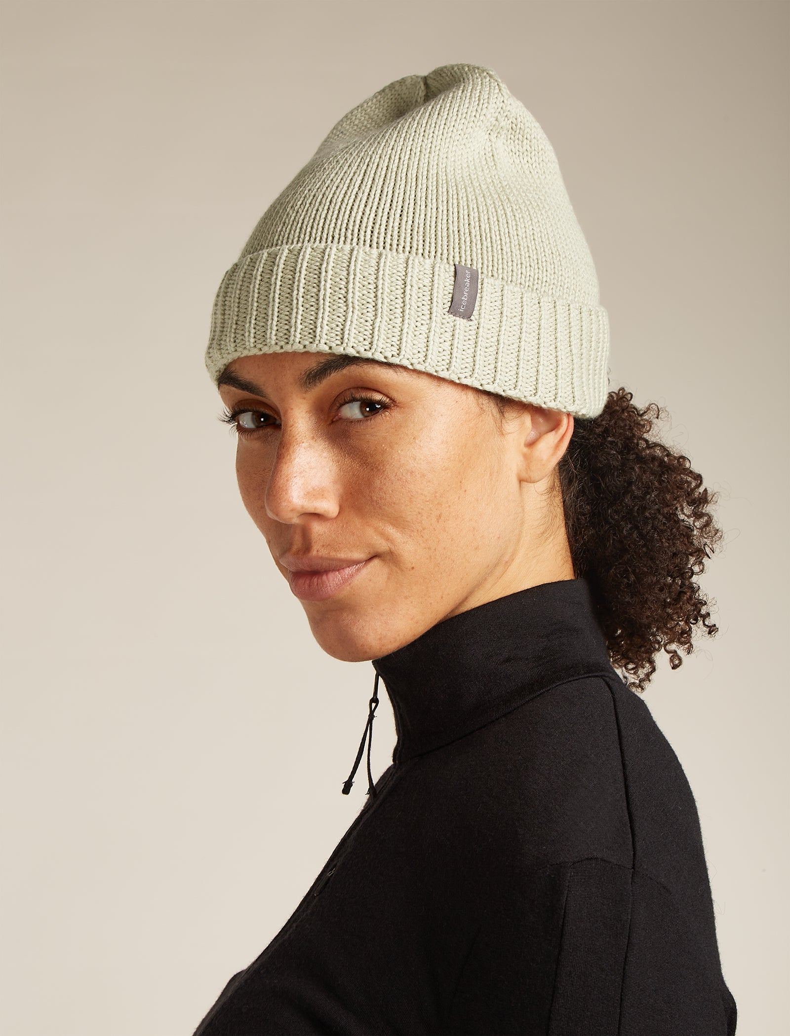 Icebreaker Vela Cuff Beanie (Unisex) - Ashen - Find Your Feet Australia Hobart Launceston Tasmania