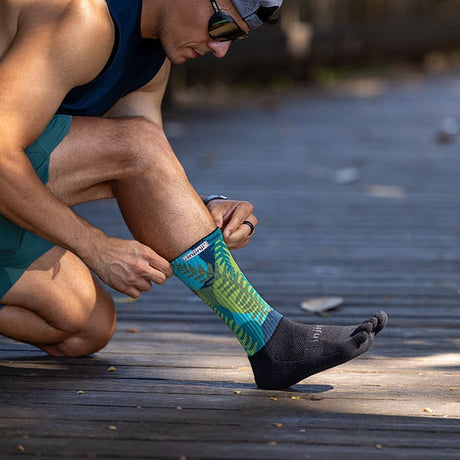 Injinji Spectrum Trail Midweight Crew Socks (Unisex) - Jungle