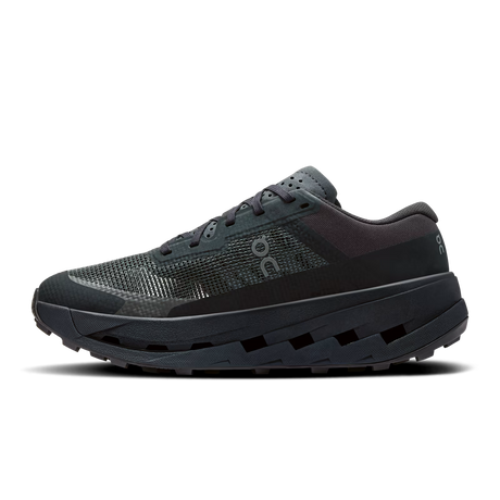 Black running shoe on a white background - Black/Black