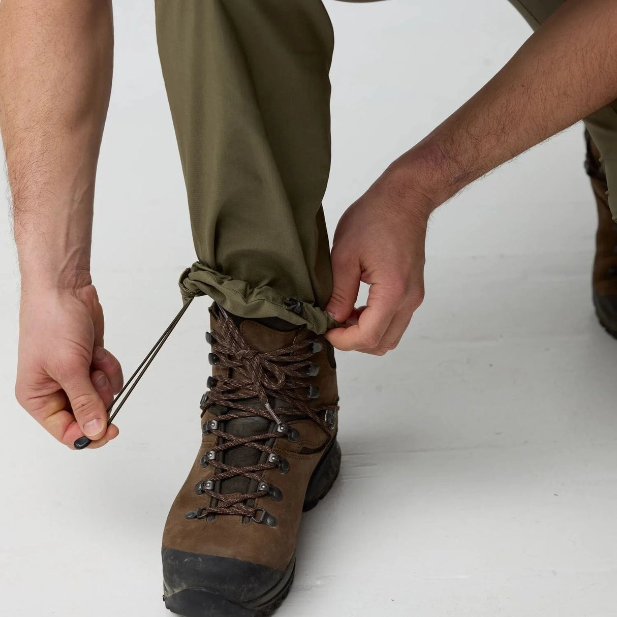 Fjallraven Abisko Hybrid Trail Trousers Regular (Men's) - Lauren Green - Find Your Feet Australia Hobart Launceston Tasmania