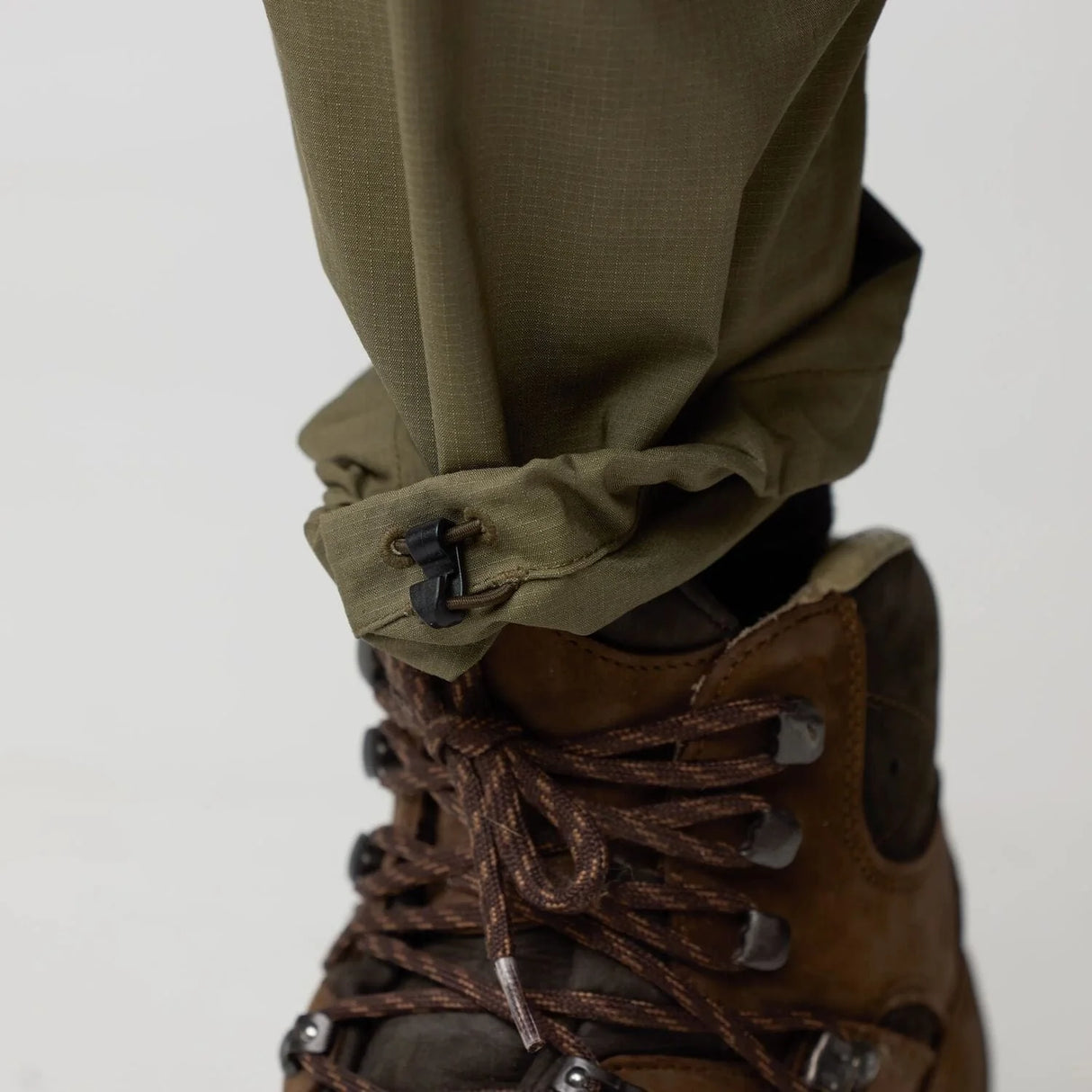 Fjallraven Abisko Hybrid Trail Trousers Regular (Men's) - Lauren Green - Find Your Feet Australia Hobart Launceston Tasmania