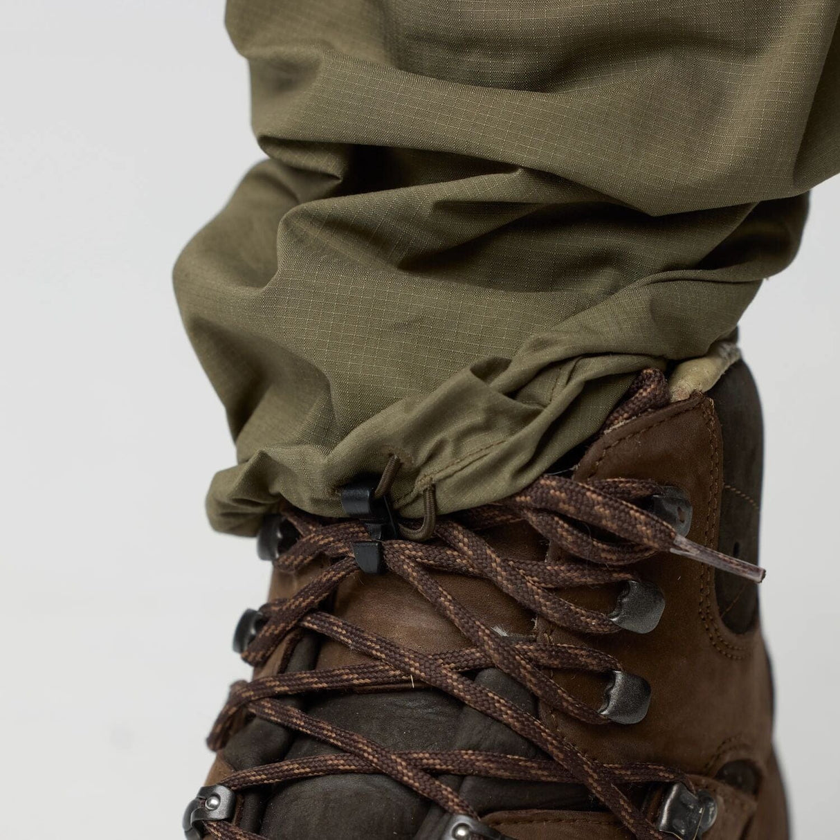 Fjallraven Abisko Hybrid Trail Trousers Regular (Men's) - Lauren Green - Find Your Feet Australia Hobart Launceston Tasmania