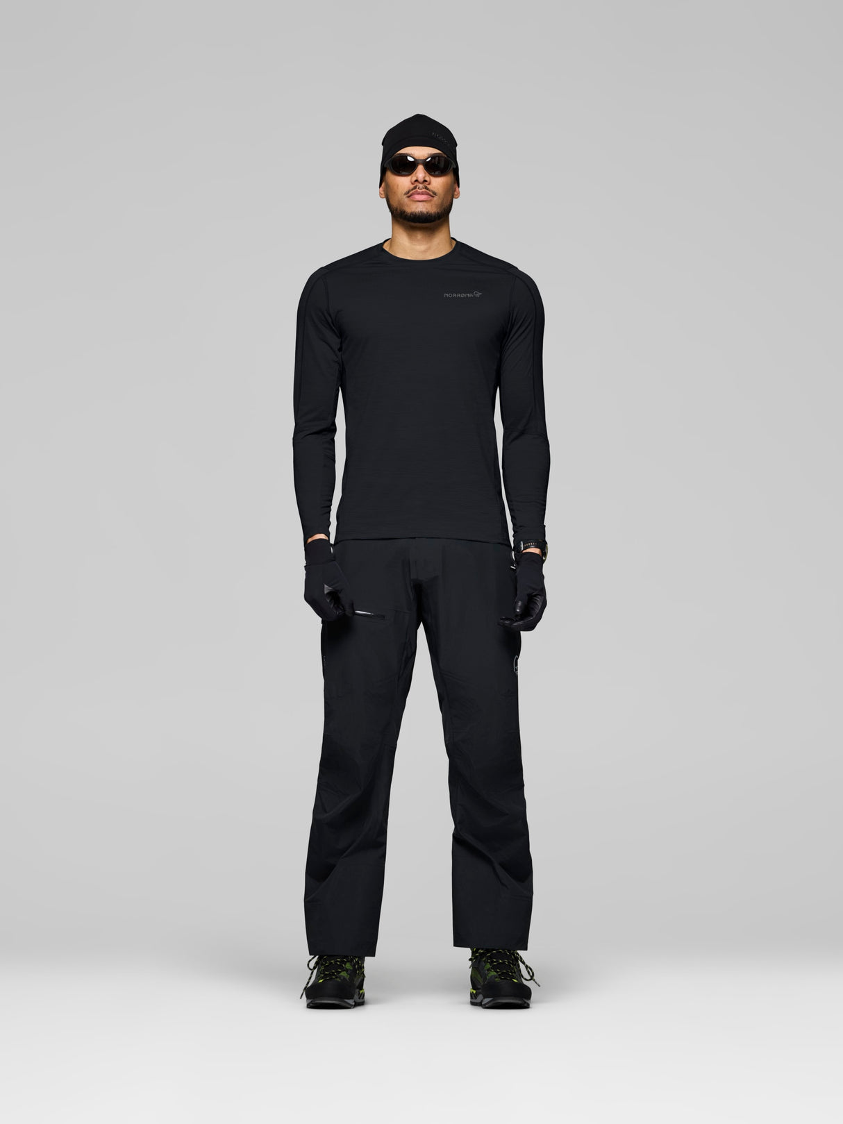 Norrøna Falketind EqualiserUll Long Sleeve (Men's) - Shirt - T-Shirt - Tee Shirt - Caviar - Black