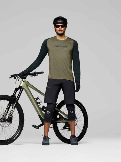 Norrøna Fjørå Equaliser Lightweight Long Sleeve (Men's) - T-Shirt - Tee Shirt - Olive Night - Olive Green