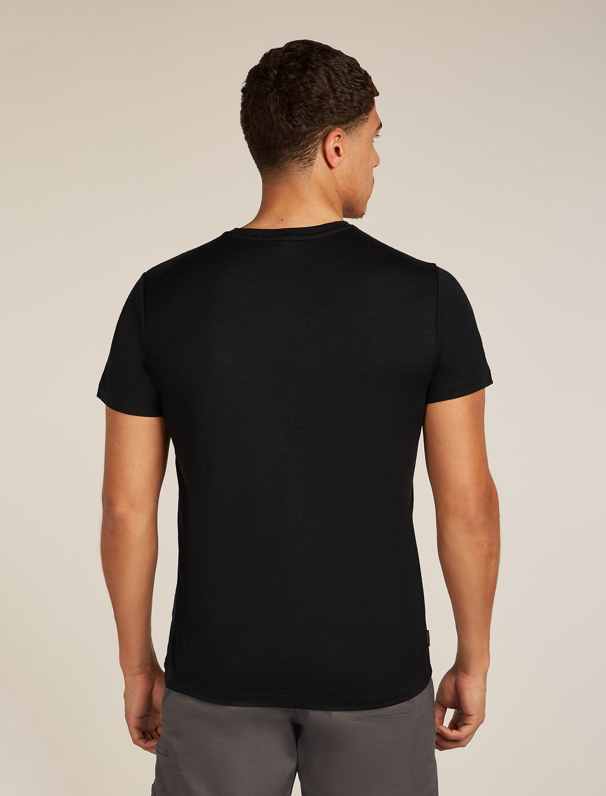 Icebreaker Merino 150 Tech Lite Short Sleeve T-Shirt (Men's) - Skiing Yeti - Black - Find Your Feet Australia Hobart Launceston Tasmania