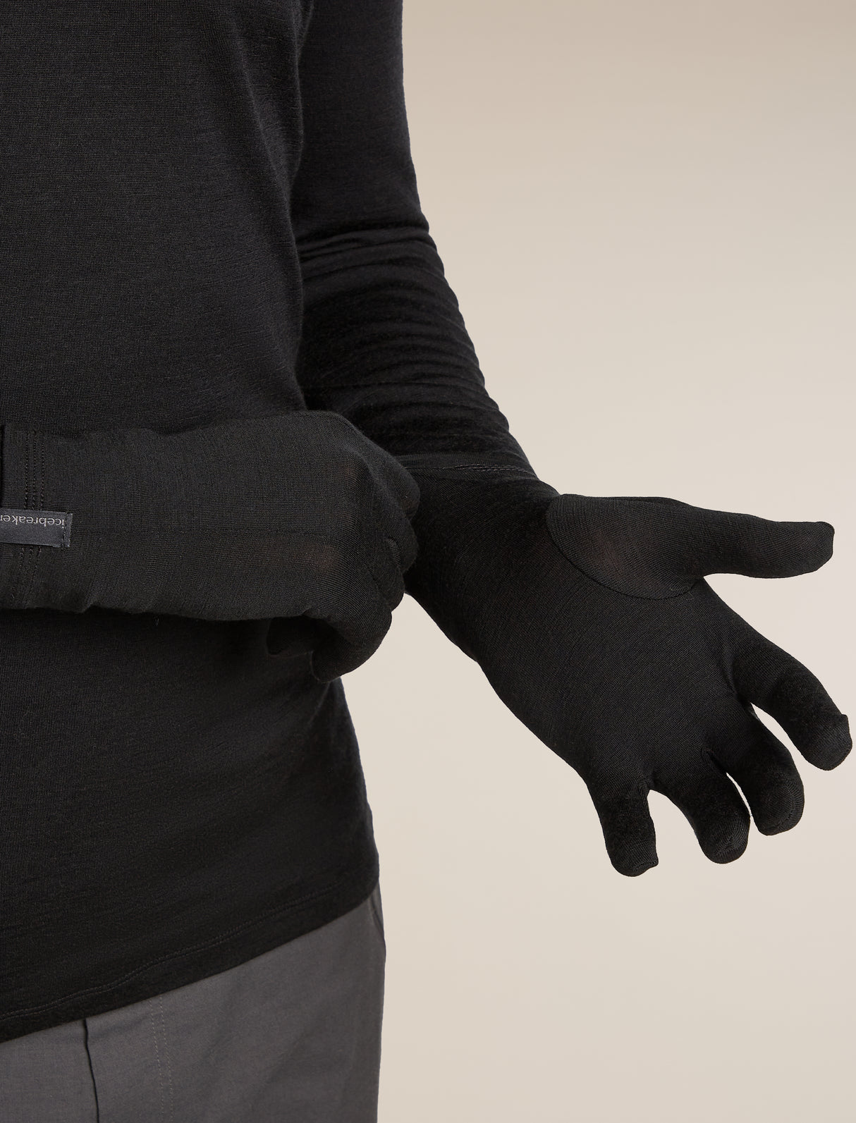 Icebreaker 200 Oasis Glove Liners - Black - Find Your Feet Australia Hobart Launceston Tasmania