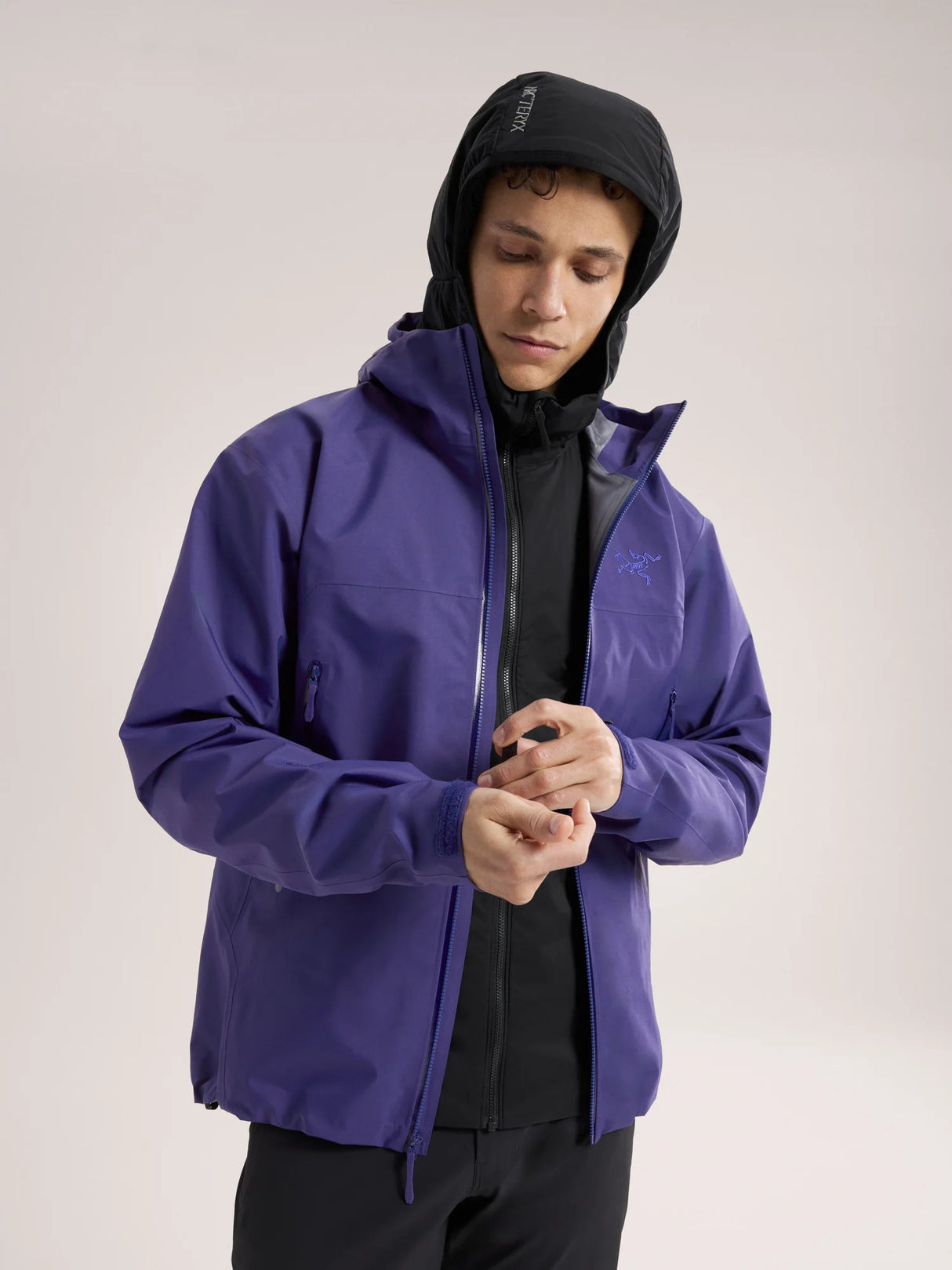 Arc'teryx Atom Hoody (Men's) - Black - Find Your Feet Australia Hobart Launceston Tasmania