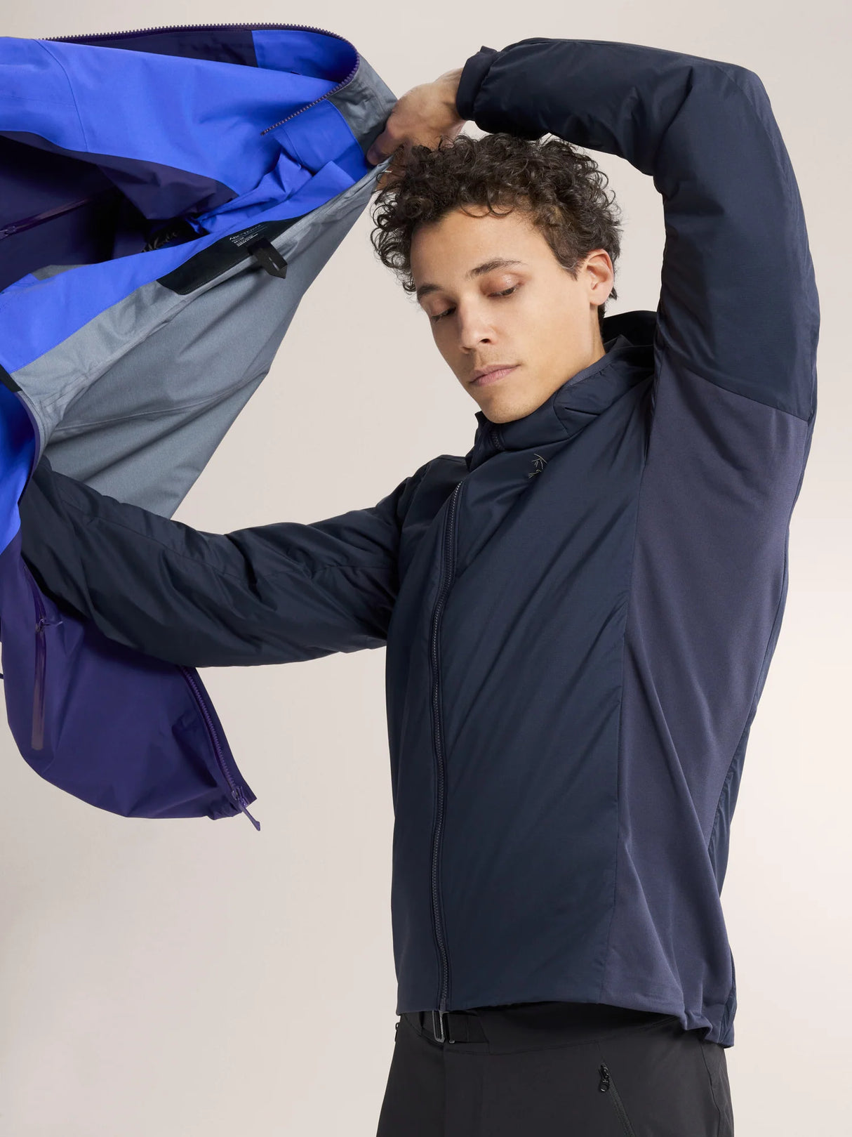 Arc'teryx Atom Hoody (Men's) - Black Sapphire - Find Your Feet Australia Hobart Launceston Tasmania