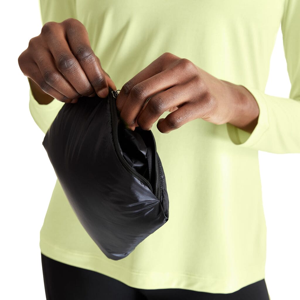 On Weather Vest (Women's) - Black - Find Your Feet Australia Hobart Launceston Tasmania