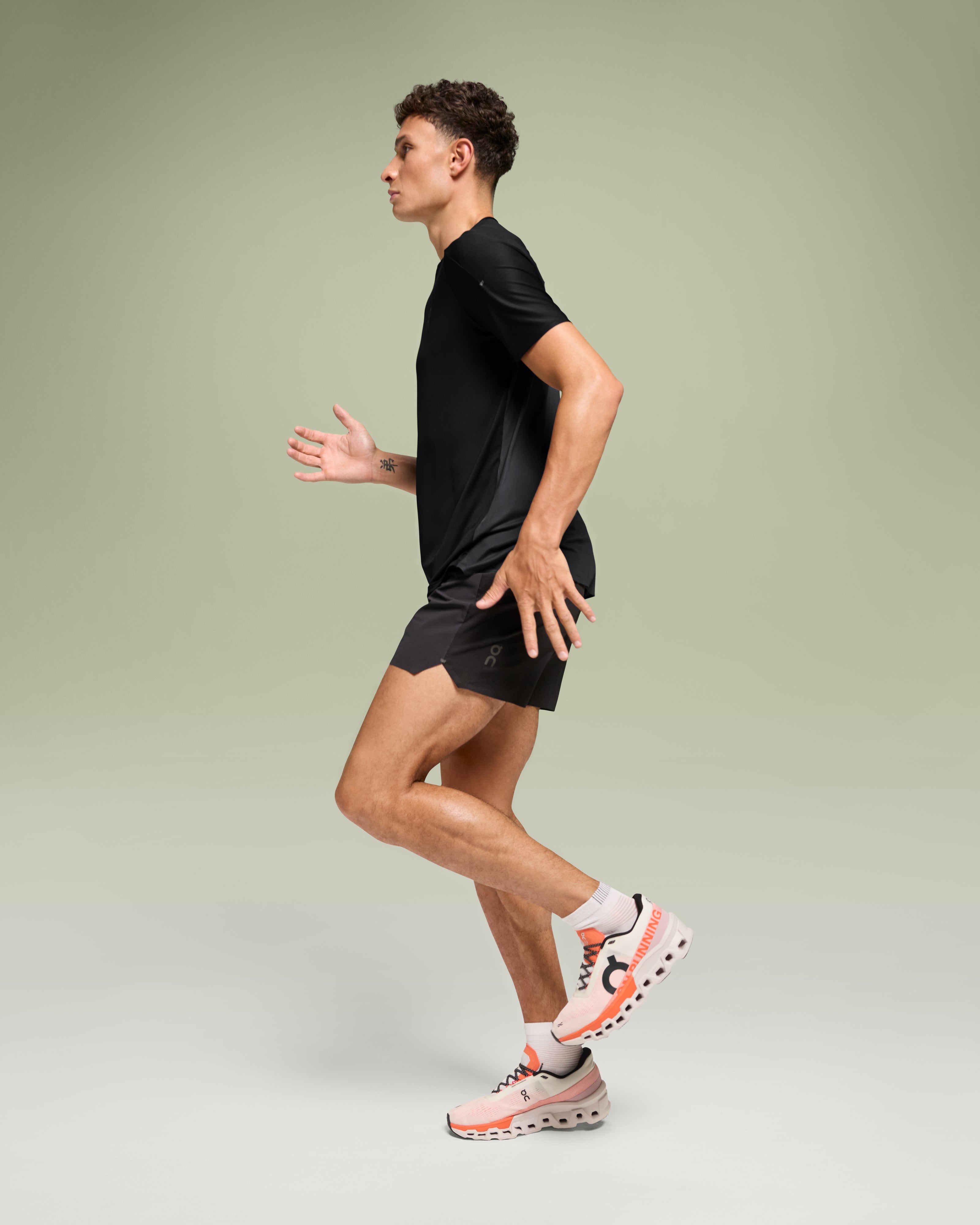 On Performance-T (Men's) - Black | Eclipse - Find Your Feet Australia Hobart Launceston Tasmania