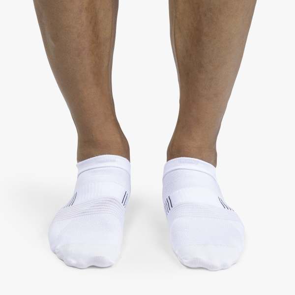 On Ultralight Low Socks (Men's) - Find Your Feet Australia Hobart Launceston Tasmania - White | Black