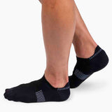 On Ultralight Low Socks (Men's) - Find Your Feet Australia Hobart Launceston Tasmania - Black | White