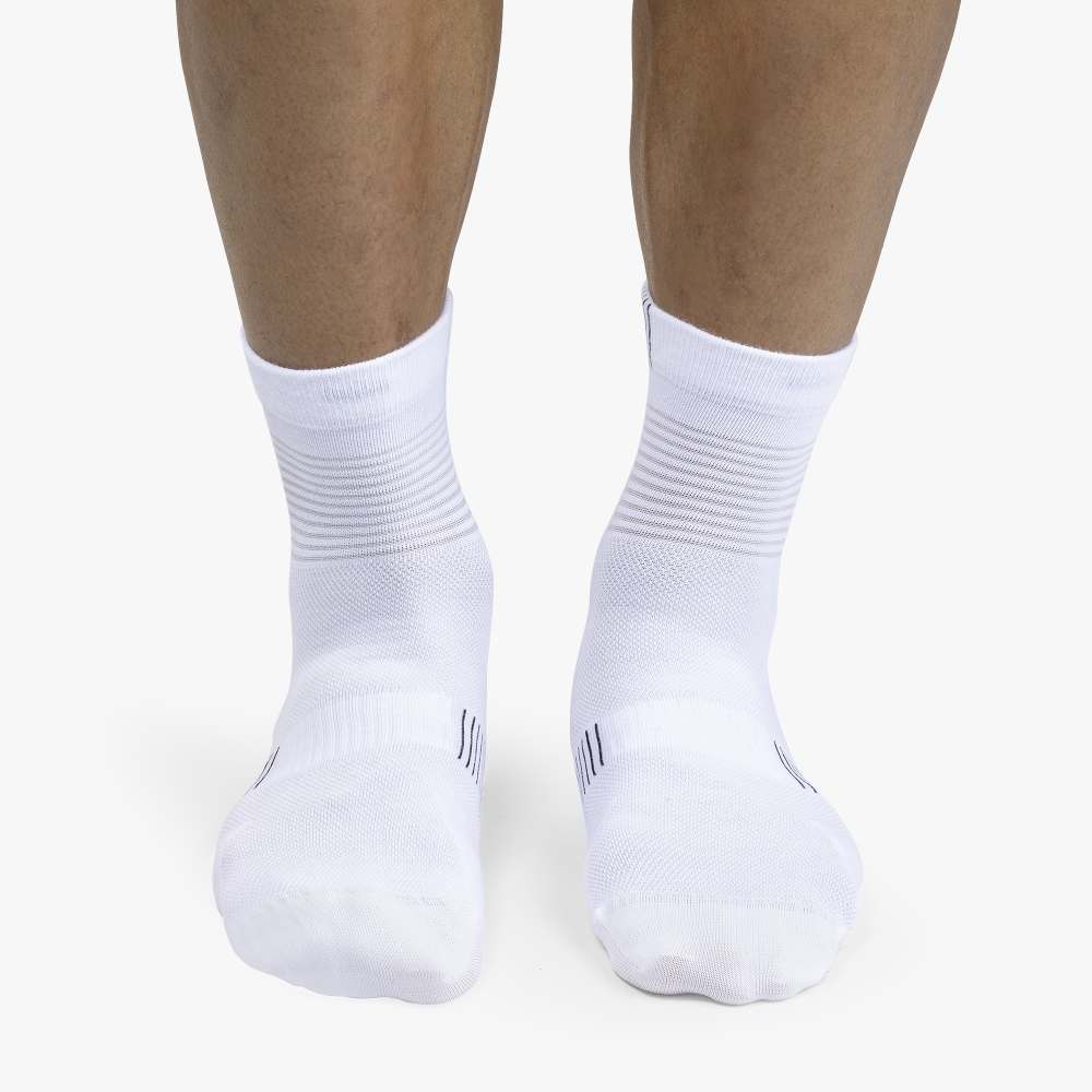 On Ultralight Mid Socks (Men's) - Find Your Feet Australia Hobart Launceston Tasmania - White | Black