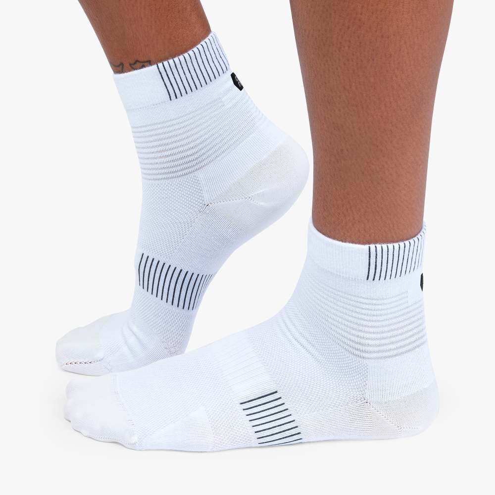 On Ultralight Mid Socks (Women's) - Find Your Feet Australia Hobart Launceston Tasmania - White | Black